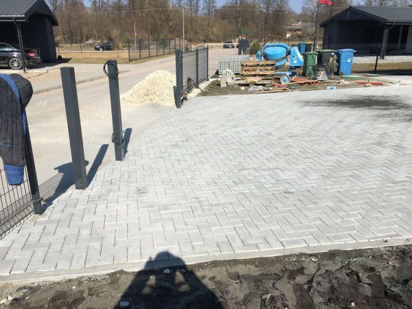 Vartų pagalvių betonavimas