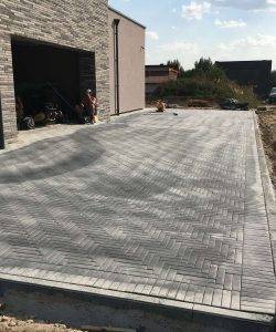 Trinkelių klojimas - kiemas