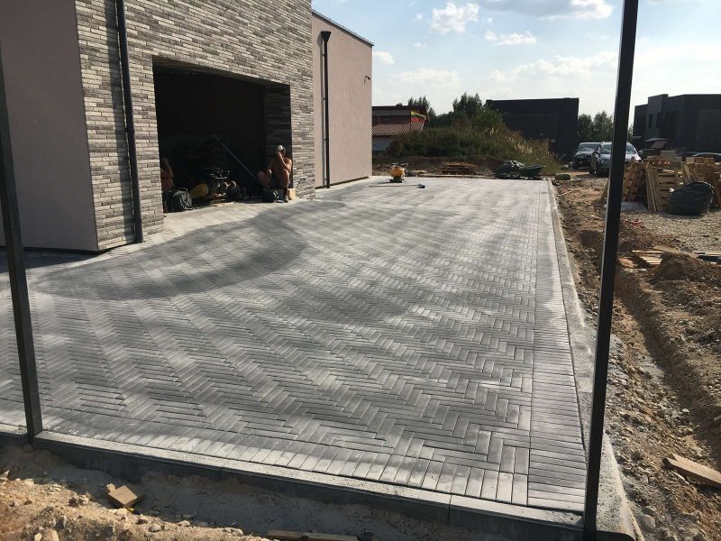 Trinkelių klojimas - kiemas