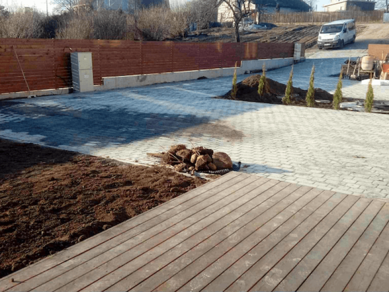 Kiemo klojimas trinkelėmis