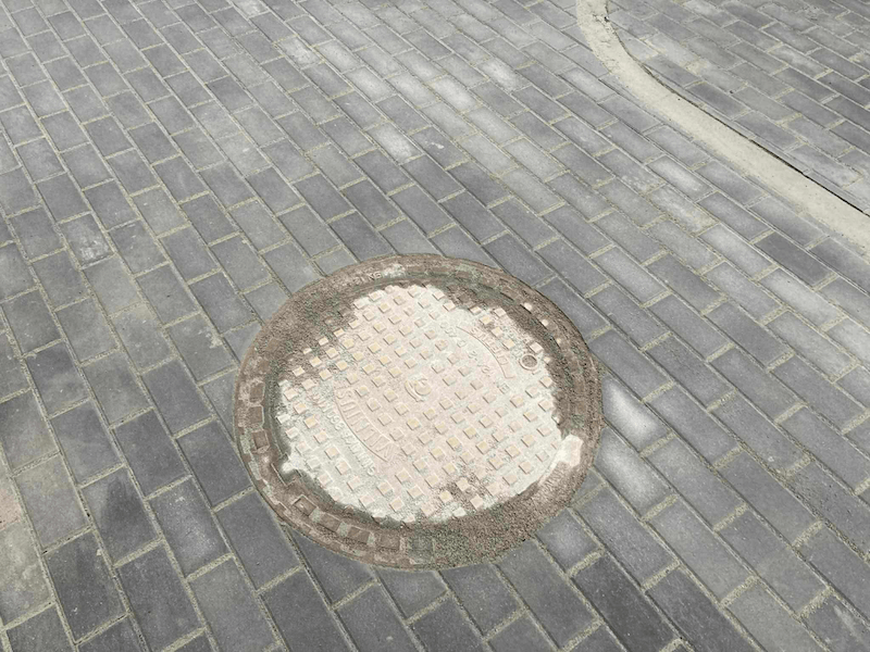 Trinkelių klojimas aplink šulinį